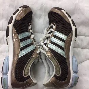 Adidas sneaker 3D cushion torsion running shoe